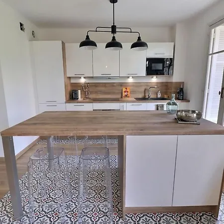 T2 Avec Balcon - Parking, Ac, Wifi Apartment