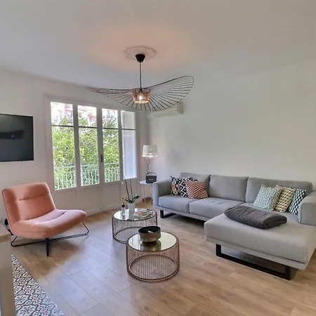 T2 Avec Balcon - Parking, Ac, Wifi Apartment