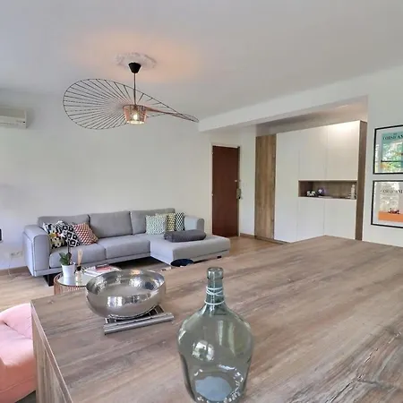 T2 Avec Balcon - Parking, Ac, Wifi Appartamento *