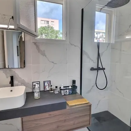 דירה T2 Avec Balcon - Parking, Ac, Wifi